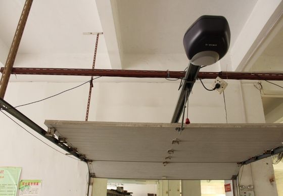 Porcellana Rotoli sul telecomando fissato al muro materiale d'acciaio apri di Manica della porta C del garage fornitore